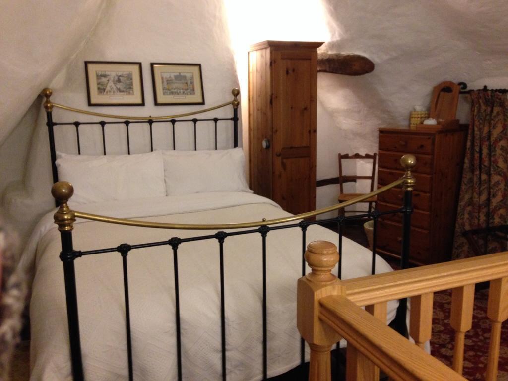 لاكوك Thatch Cottage الغرفة الصورة