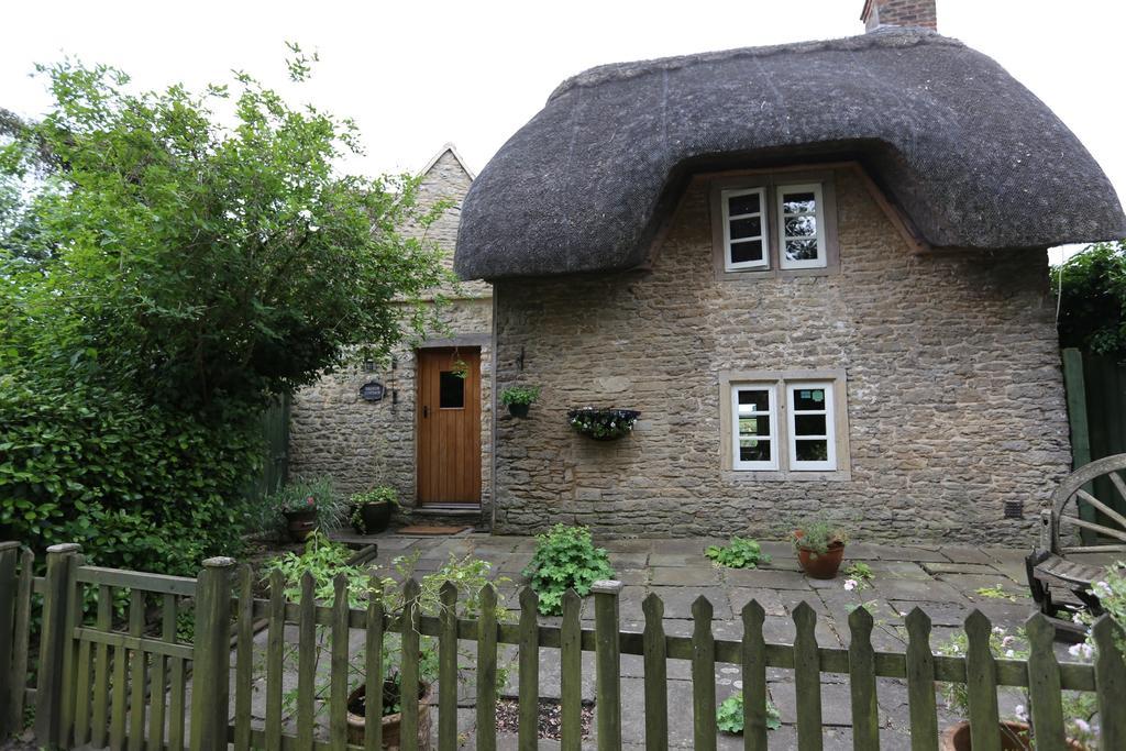 لاكوك Thatch Cottage المظهر الخارجي الصورة